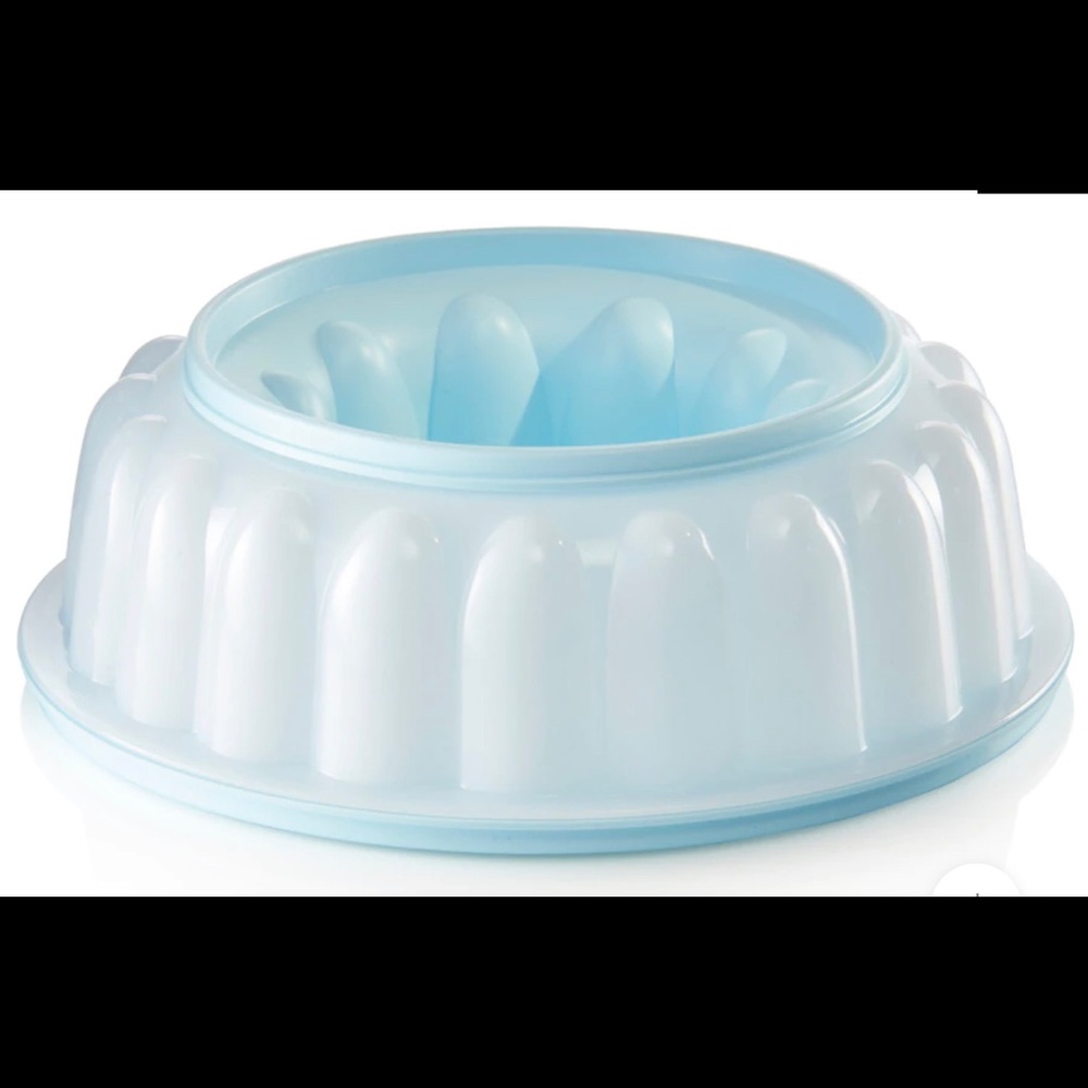 Brand new Tupperware jell-ring mold